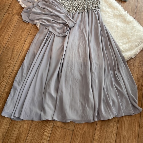 Elegant Gray Maxi Dress - Picture 14 of 16